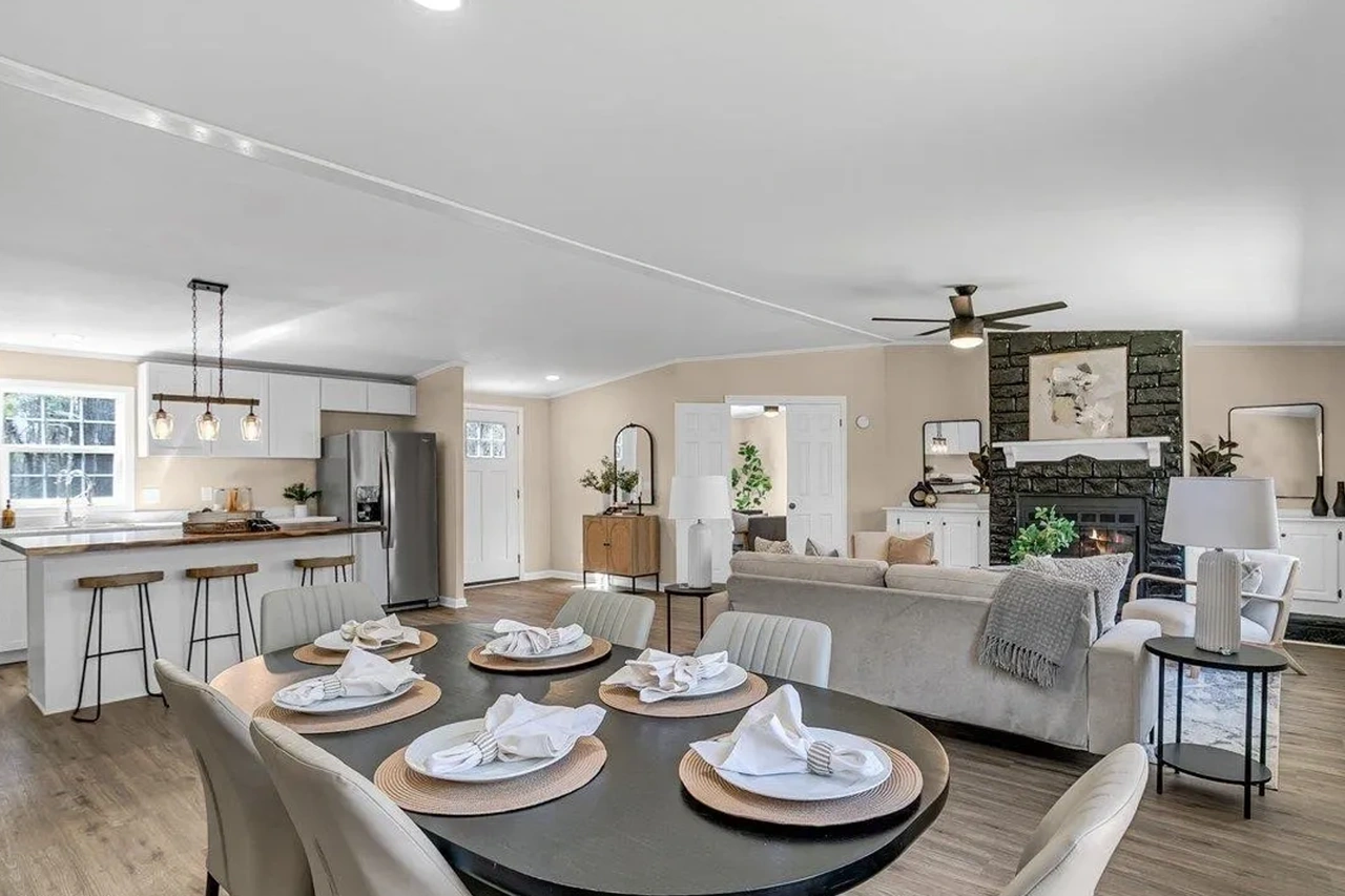 Chandler Rd Dining Room After