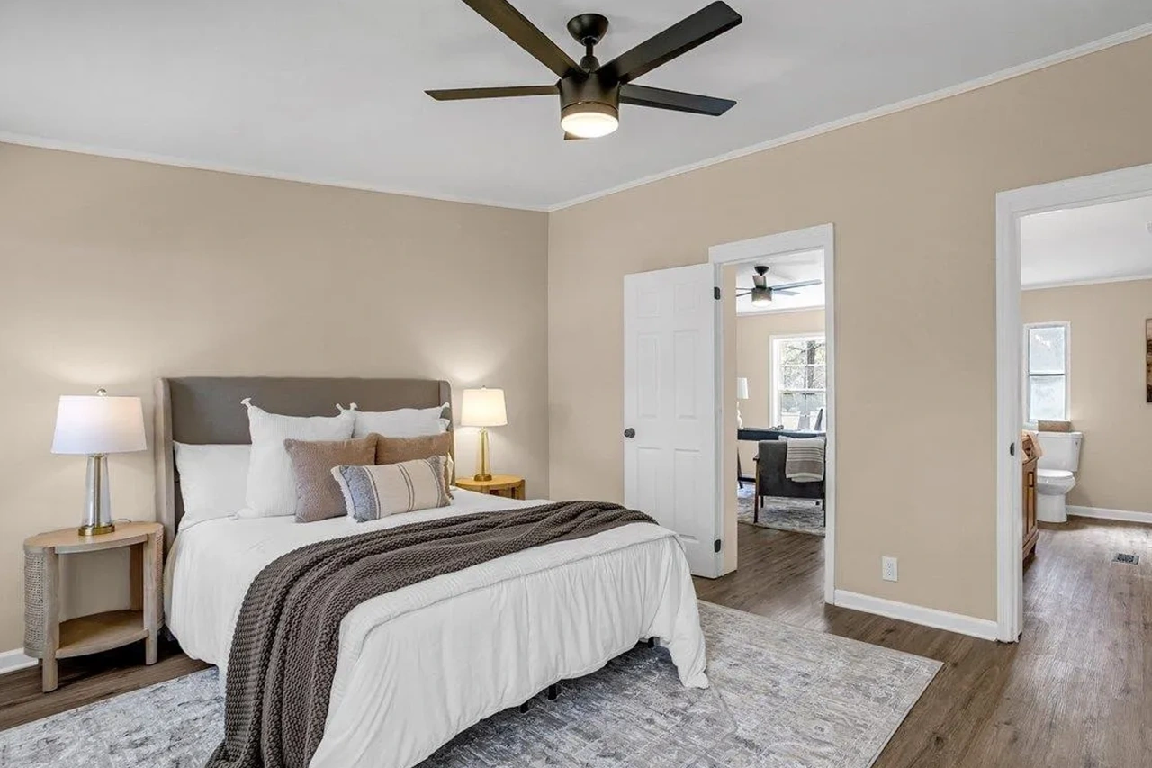 Chandler Rd Master Bed After