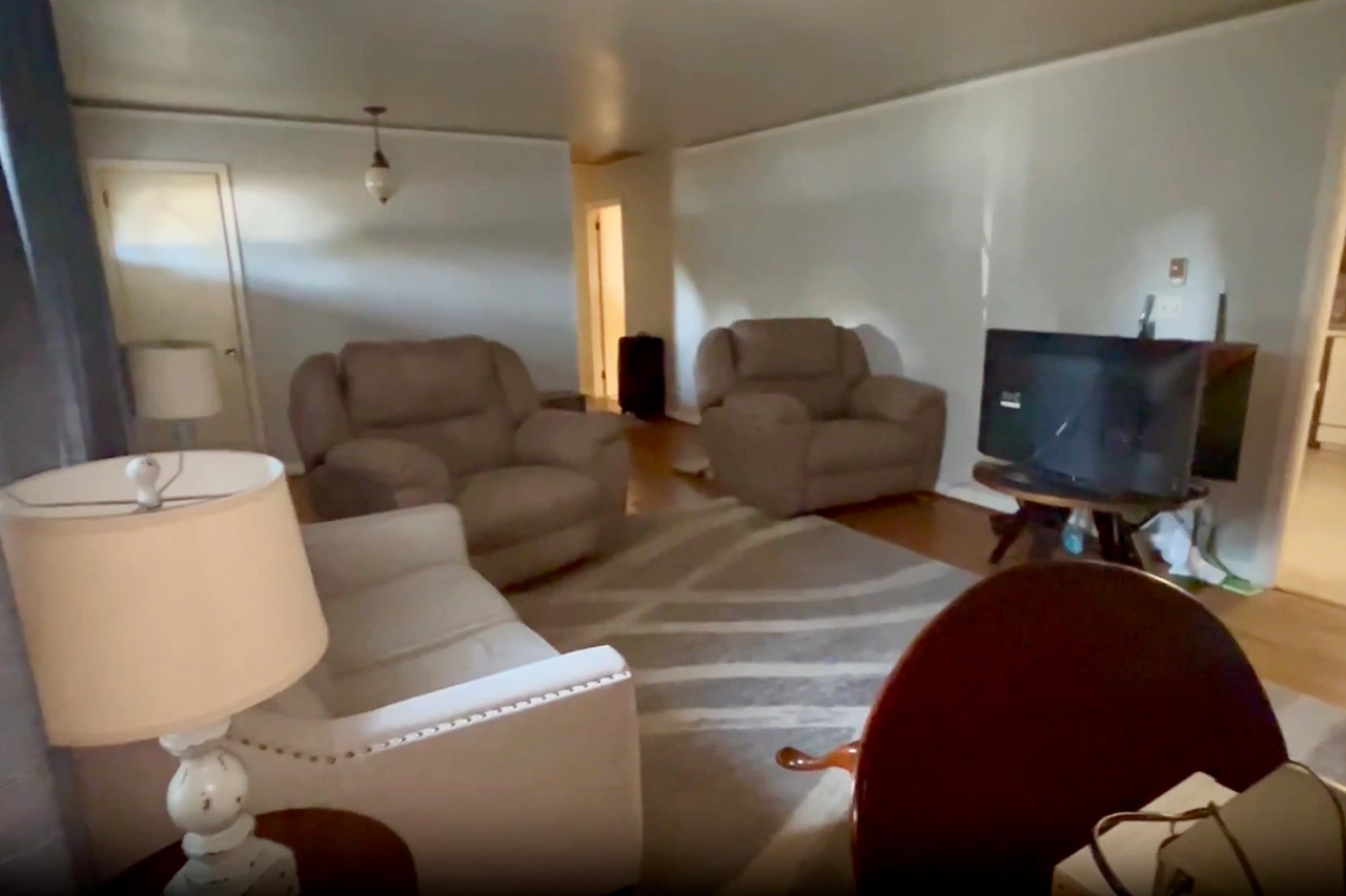 Homestead Drive Living Room Before